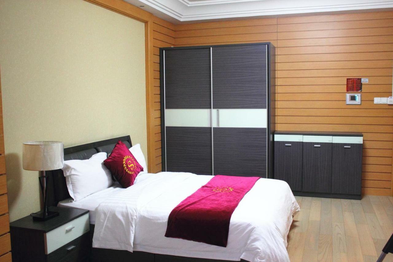 She & He Service Apartment Huifeng Гуанджоу Екстериор снимка